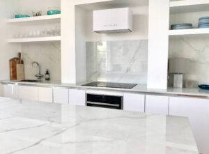 dekton_tundra_superficie_ultracompacta_de_altas_prestaciones_blanco_cocina-1.jpg