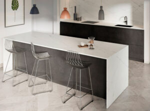 silestone_etthereal_noctis_superficie_hibrida_de_minerales_y_materiales_reciclados_blanco_cocina-1.jpg